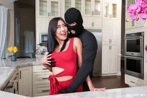 Em gái nông thôn hiếu khách banh lồn gạ địt