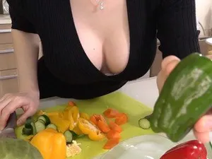 Anh trai trộm phang người yêu mỗi lần trễ tàu là đến ngủ nhờ mê man