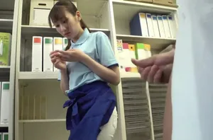 Dụ cô bạn thân đến nhà rồi trói lại địt bạo dâm