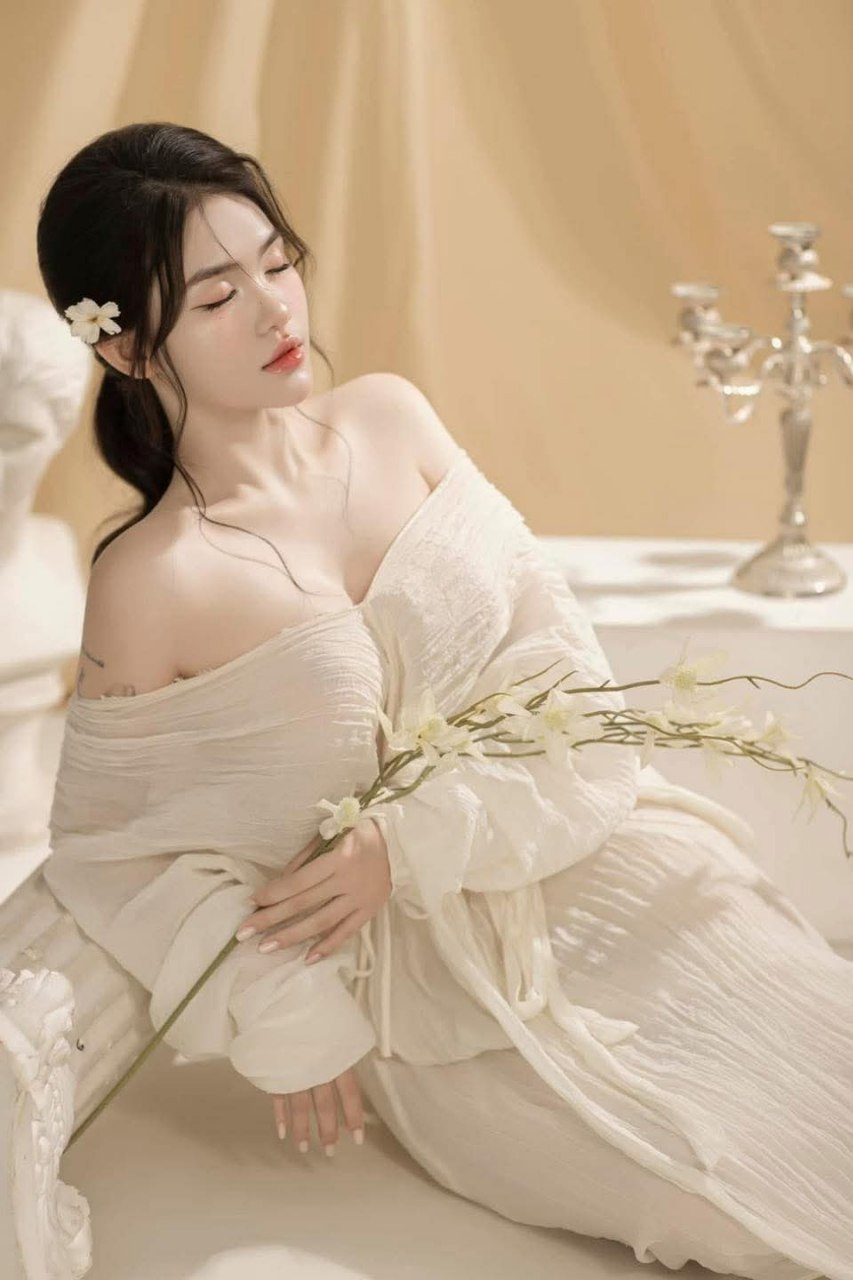 Thanh niên thất tình gặp phải em sale dâm đãng